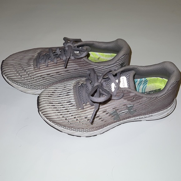 Under Armour Hovr Velociti 2 women’s shoes size 6.5! Excellent condition! - Picture 4 of 6